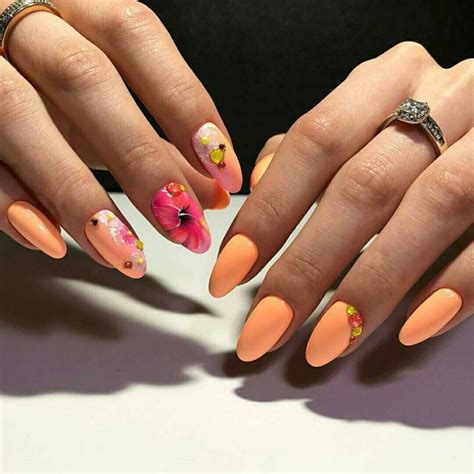 Персиковый цвет ногтей