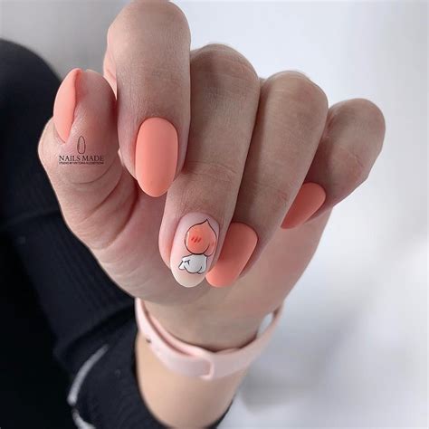 Персиковый цвет ногтей