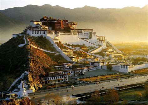 Историческая столица тибета