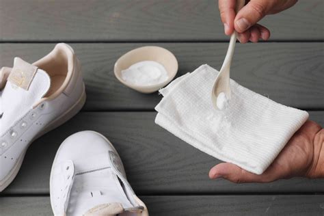 Как отмыть белую подошву на кроссовках