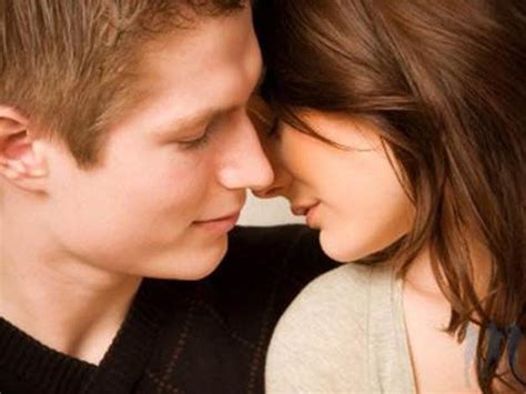 Как правильно целоваться с языком с парнем в первый раз