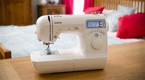Какая самая простая хорошая и недорогая швейная машинка