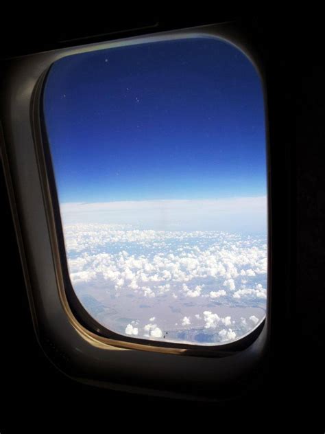 Окно в самолете как называется